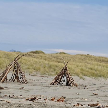 #40 At The Beach Waitarere エクステリア 写真