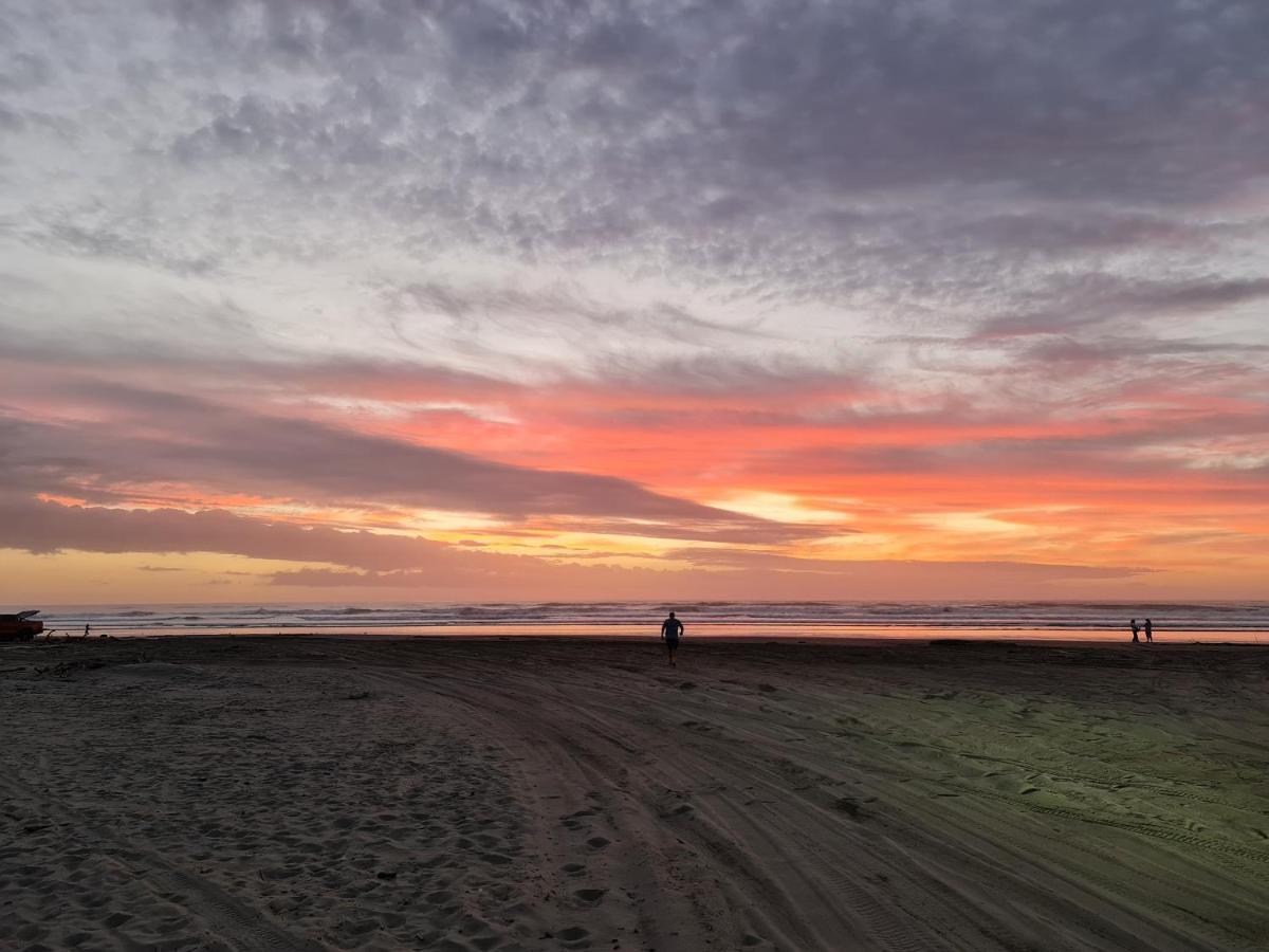 #40 At The Beach Waitarere エクステリア 写真
